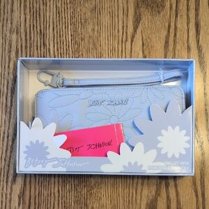 Betsey Johnson Blue Padded Floral Flower Wallet Wristlet New in Box with Tags